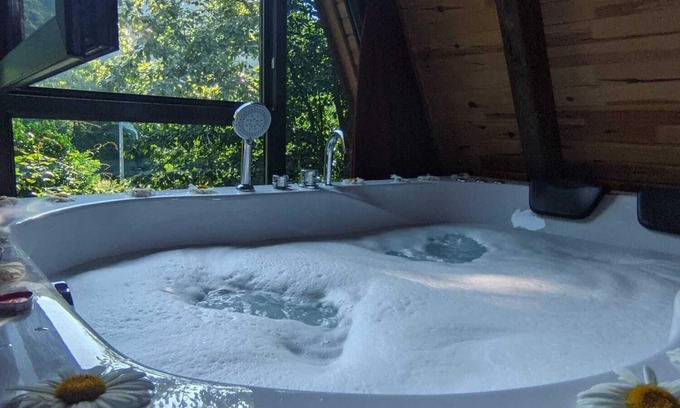 Findikli Ski Chalet | Engreens Suit Bungalov: Relax by Your Private Pool