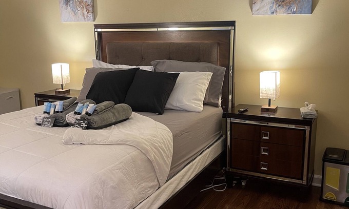 Pelham Gardens Apartment | Convenient 2-Bedroom Next to Hospitals with Kitchen Access