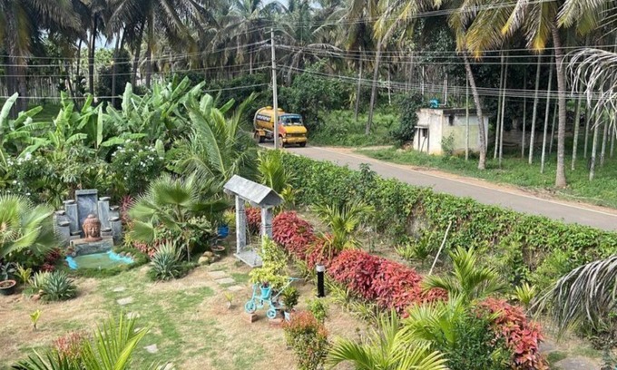 Tumkur House | Discover Your Ideal Getaway at 1 Acer Property