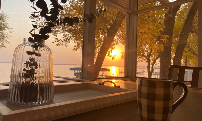 Spirit Lake Cabin | Experience a Cabin Getaway at Big Spirit Lake - 10/10 Rated