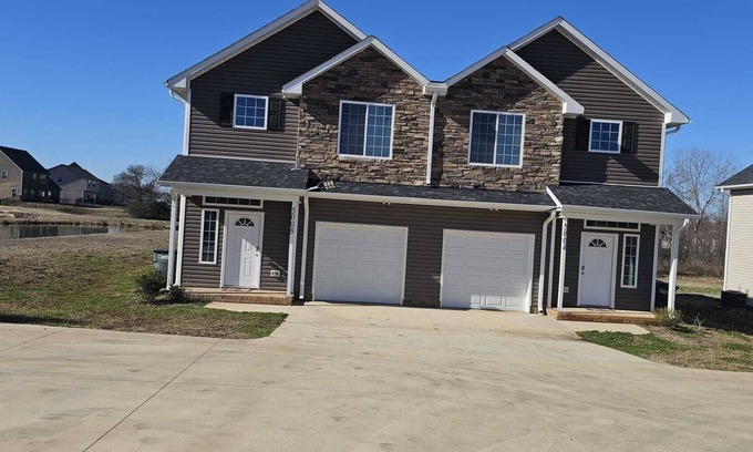 Harrisburg Condo | Convenient 3BR House Near Charlotte Motor Speedway & Uptown