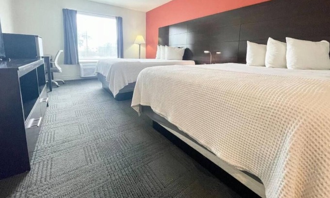 Cuero House | Discover Golf Getaways: 2 Inviting Units Near Yoakum Golf