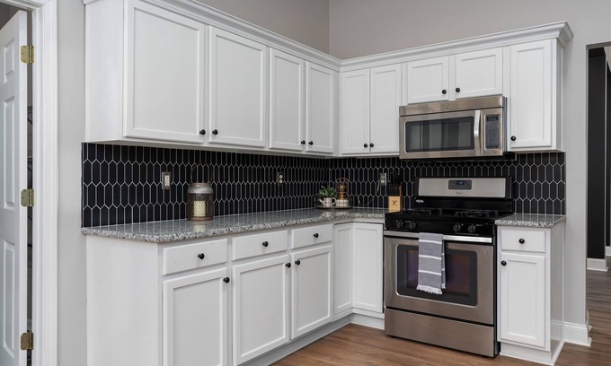 Alabaster House | Relaxing Gardenside Retreat with Pet-Friendly Amenities