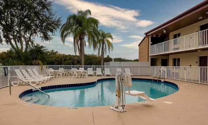 Ellenton Hotel | Experience a Convenient Stay Near Manatee County Museum