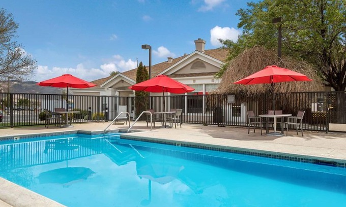 Reno/Tahoe Airport Resort | Experience a Relaxing Stay with Full Kitchen & Pet-Friendly