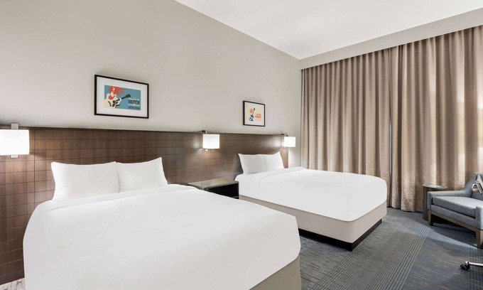 Bee Cave Resort | Hassle-Free Stay: 3 Posh Units Near Bee Cave Sculpture Park