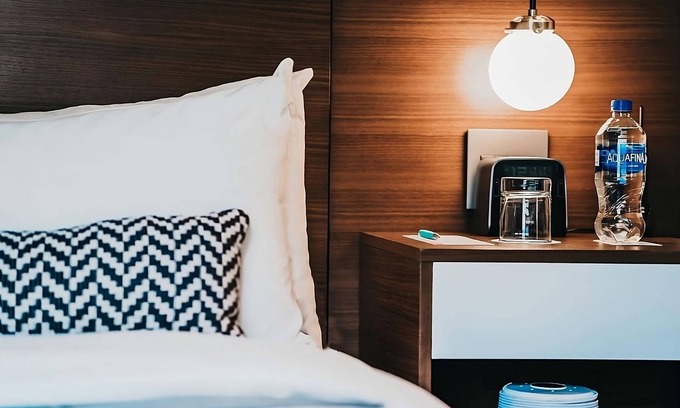 Downtown Minneapolis Hotel | Pet-Friendly Stays with Kitchen & Breakfast Included!