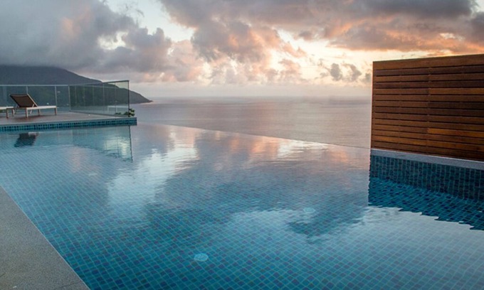 Glacis Villa | Experience Breathtaking Indian Ocean Views from Your Deck!