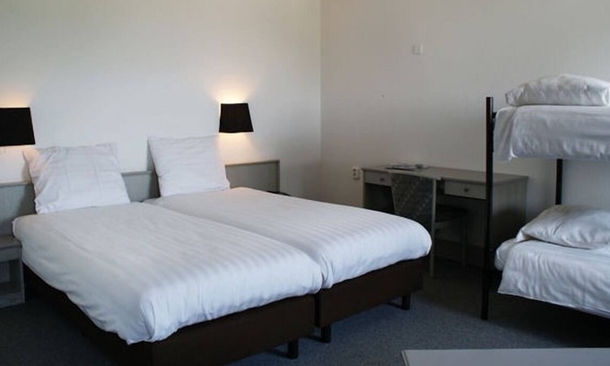 Nieuwvliet Hotel | Enjoy a Peaceful Stay in a Classic Room with Indoor Pool Near Strand Breskens