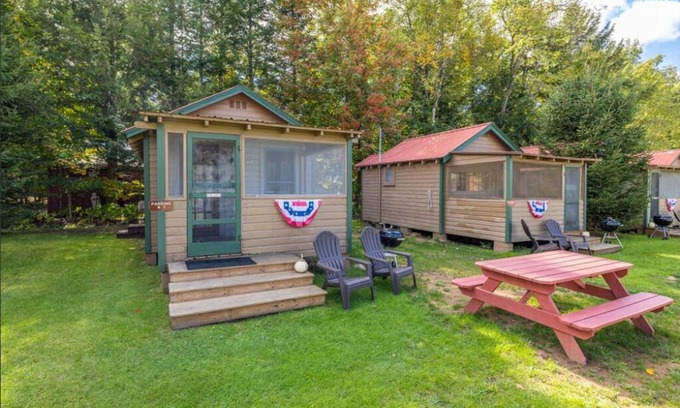 Inlet Cottage | Escape to Stievater's Lakeside Cottages with Lake Views