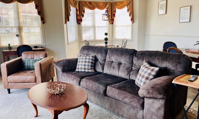 Bartlett House | Experience Breathtaking Views at 1BR Château with Spa