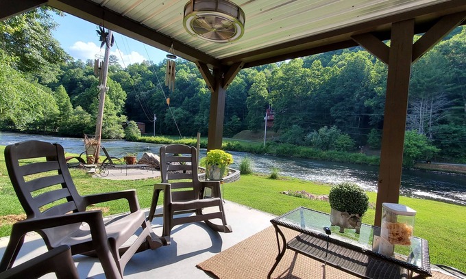 Murphy House | Experience a Unique Airstream Getaway with Spa and Breakfast
