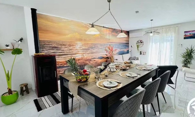Carcassonne House | Enjoy an Indian summer in Occitanie with this wellness center 2' from Carcassonne