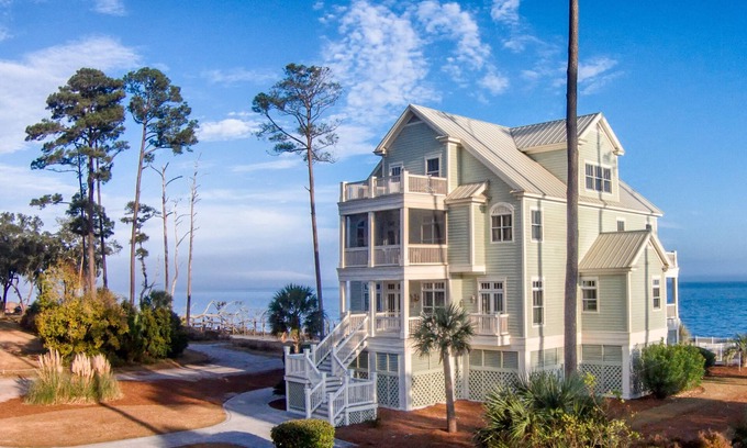 Melrose on the Beach House | Escape to a Safe Ocean Retreat on a Tranquil Island