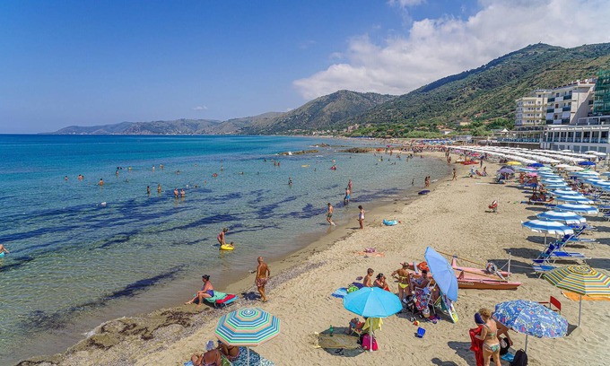 Pollica Apartment | Discover an Inviting Vacation Apartment with Pet-Friendly Perks