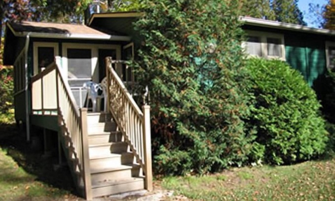 Baileys Harbor Cottage | Discover Your Perfect Escape at Evergreen - Rated 9.8/10!
