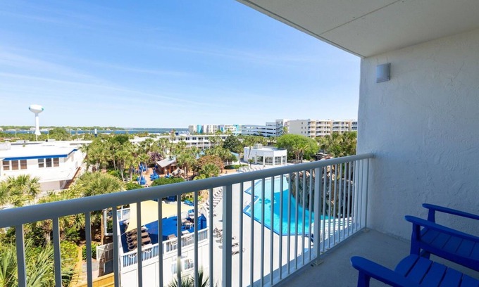 Fort Walton Beach Hotel | Enjoy Beachfront Bliss for Adventure Seekers with Heated Outdoor Pool