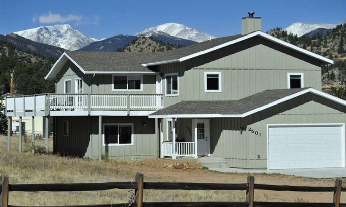 Carriage Hills House | Experience Serene Mountain Views at the Mountain Meadow House
