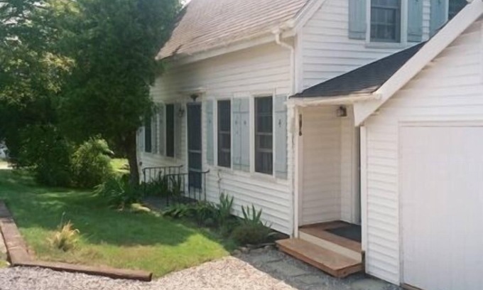 Mid-Coast and Islands House | Discover Orr's Island: Oceanfront Bliss and Stellar Reviews