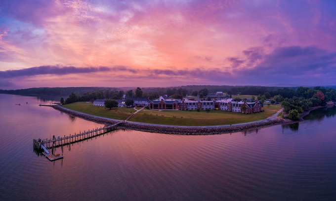 North East Resort | Experience Breathtaking Views on Chesapeake Bay Getaway