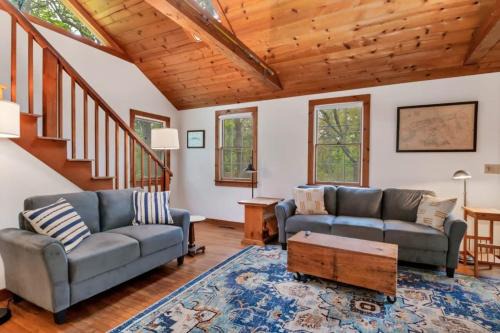 Brewster House | Discover Brewster's Family-Friendly Charm and Pet Amenities