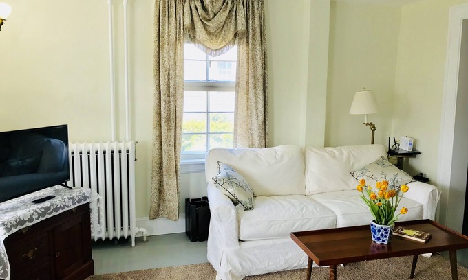 Litchfield Historic District Apartment | Experience Colonial Elegance in Litchfield's Historic Area