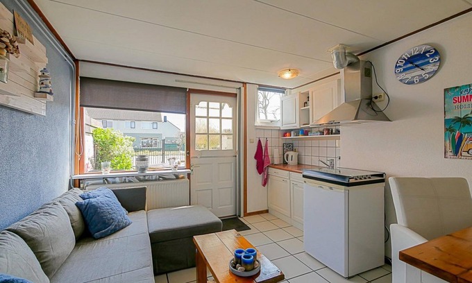 Callantsoog House | Cozy Zomerhuis Petite: Ideal Holiday Home for Two