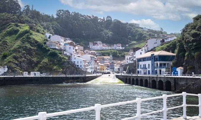 Cudillero Apartment | Discover Cudillero at a Seaside Marine House Retreat