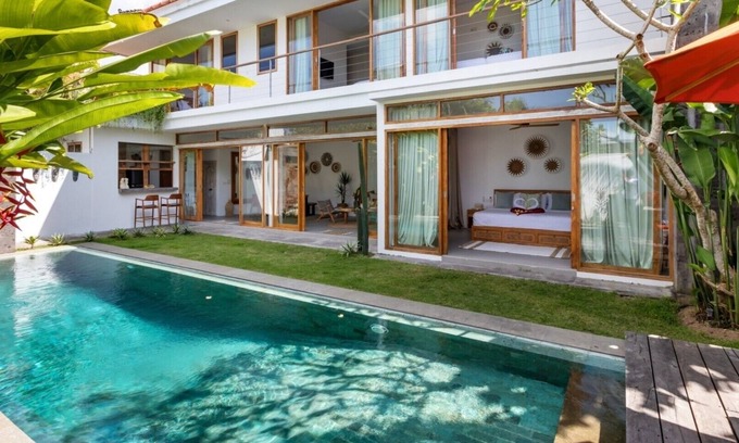Babakan Villa | Experience a Relaxing 4BR Villa with Pool & Garden in Bali