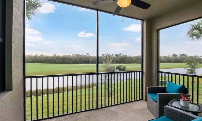 Lakewood Ranch Condo | Scenic Lake View with Golfing and Family-Friendly Amenities
