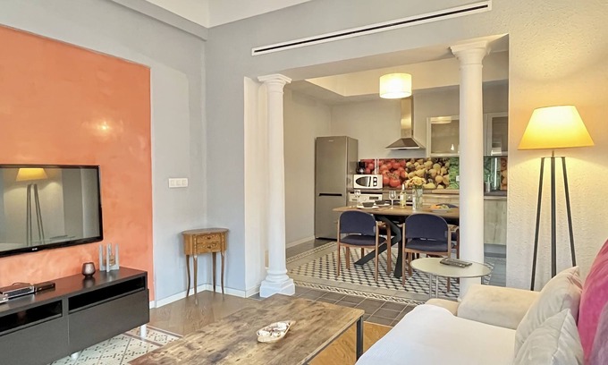 Ensanche Centro Apartment | Experience Malaga's Comfort with Spa and Breakfast Included