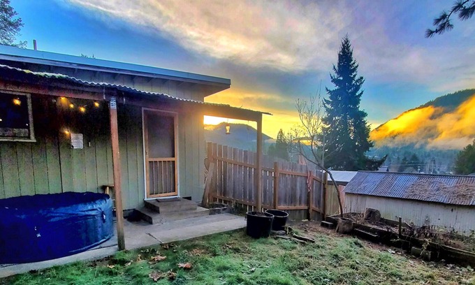 Oakridge House | Relax in a Hot Tub with Mountain Peak Views at Oakridge