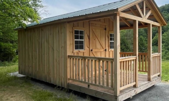 Fletcher Cabin | Reconnect with Nature: Cozy Cabin Getaway Among Wildflowers