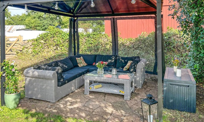 Borgholm House | Relax in a Peaceful Countryside Holiday Home with Ocean Views