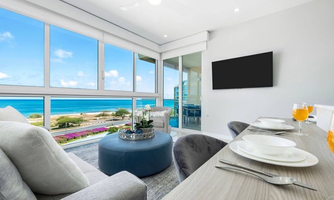 Palm Beach Condo | Enjoy peace of mind at Mi casa Su casa - Ocean view Condo