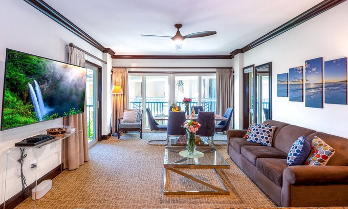 Wailua Condo | Unwind at Beachfront Resort: Top-Rated with Ocean Views