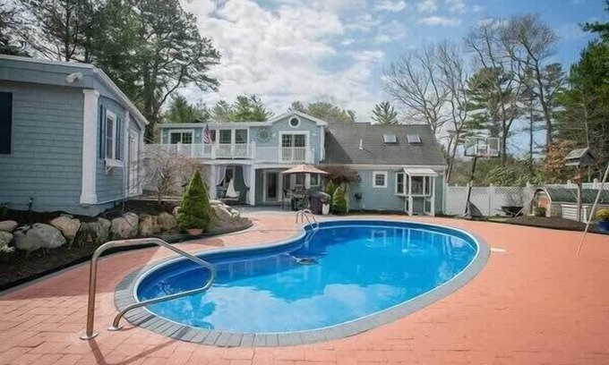 West Barnstable House | Family-Friendly Home with Pool - Explore the Cape Today!