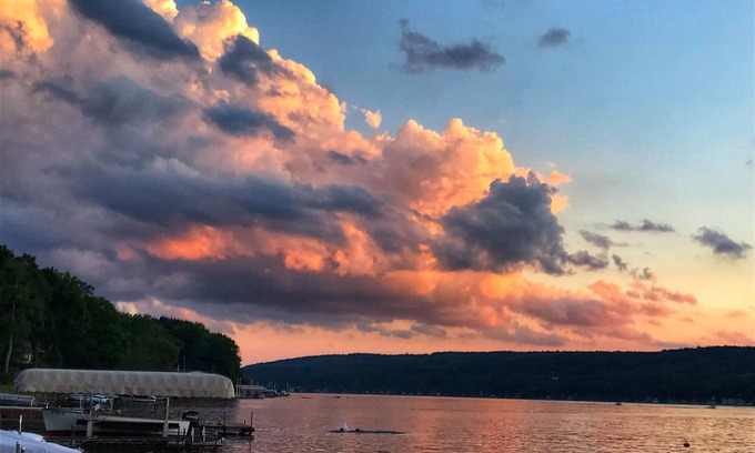 Penn Yan Cottage | Discover Spectacular Sunsets on Keuka Wine Trail!