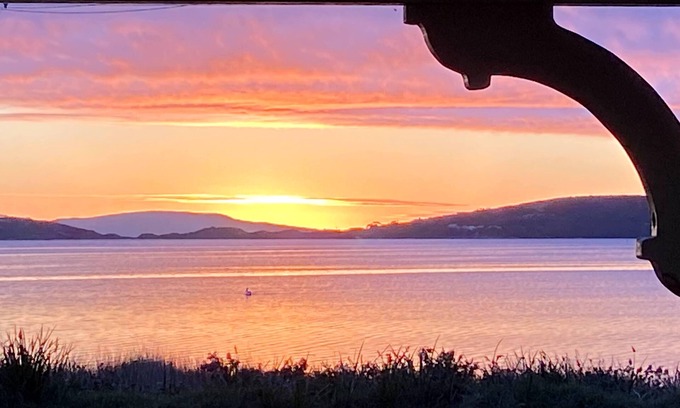 Little Grove House | Experience Sunrise Views at This Cozy Home Away From Home