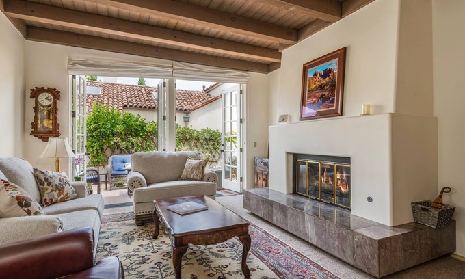 Laguna Condo | Experience Downtown Santa Barbara: Walk to Oceanfront Bliss