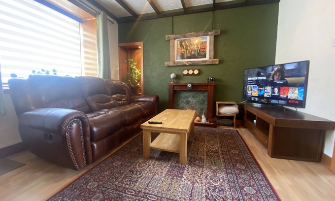Dunfermline House | Experience the City Pulse, Return to Your Serene Retreat