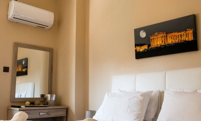 Athens City Centre Apartment | Experience Historic Athens with Top Amenities and Guest Praise