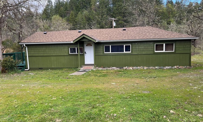 Josephine County House | Enjoy the Hobbit House! nCharming 2-bedroom 1-bathroom house in Kerby, Oregon