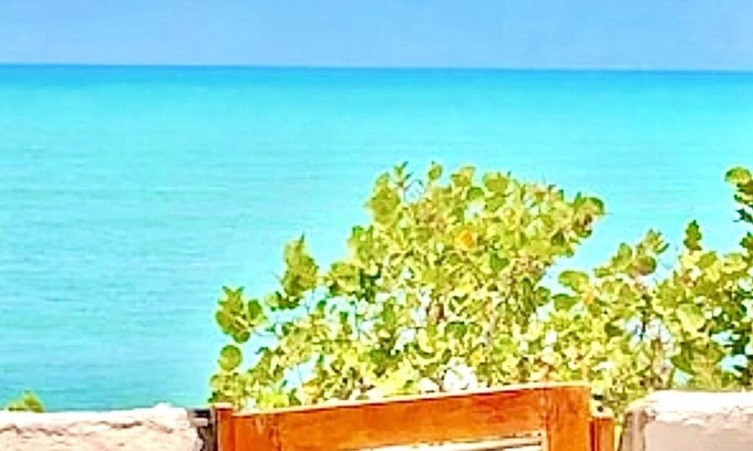 Costa Caribe Cabin | Relax by the Ocean at Our Full-Service Beach Retreat