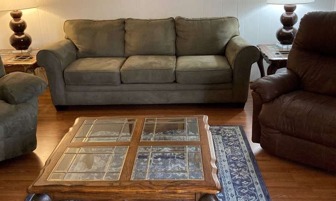 Clatskanie House | Tranquil Country Escape with Breakfast & Family Amenities