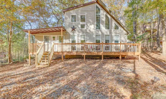 Bushkill Ski Chalet | Experience Unique Renovated Home in Scenic Pocono Mountains