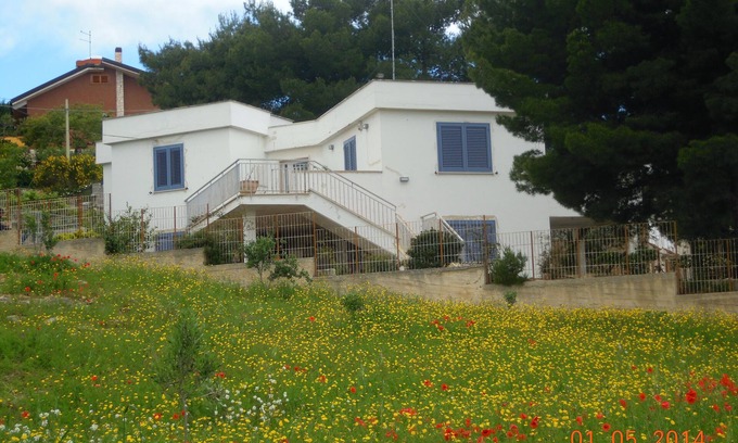 Conversano Apartment | Seaside Retreat: Pet Friendly with Breathtaking Views