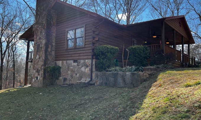 Dandridge House | Experience Douglas Lake: Family-Friendly Getaway Near Smokies