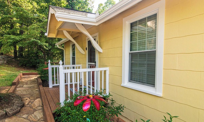 Sunset Cove Cottage | Wake Up to Lake Lure Sunrises in a Tranquil Setting