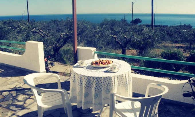 Ferma Apartment | Experience Breathtaking Views from Our Oceanfront Retreat